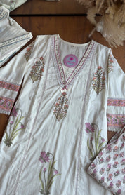 Mahi block print crochet lace dress- Pink