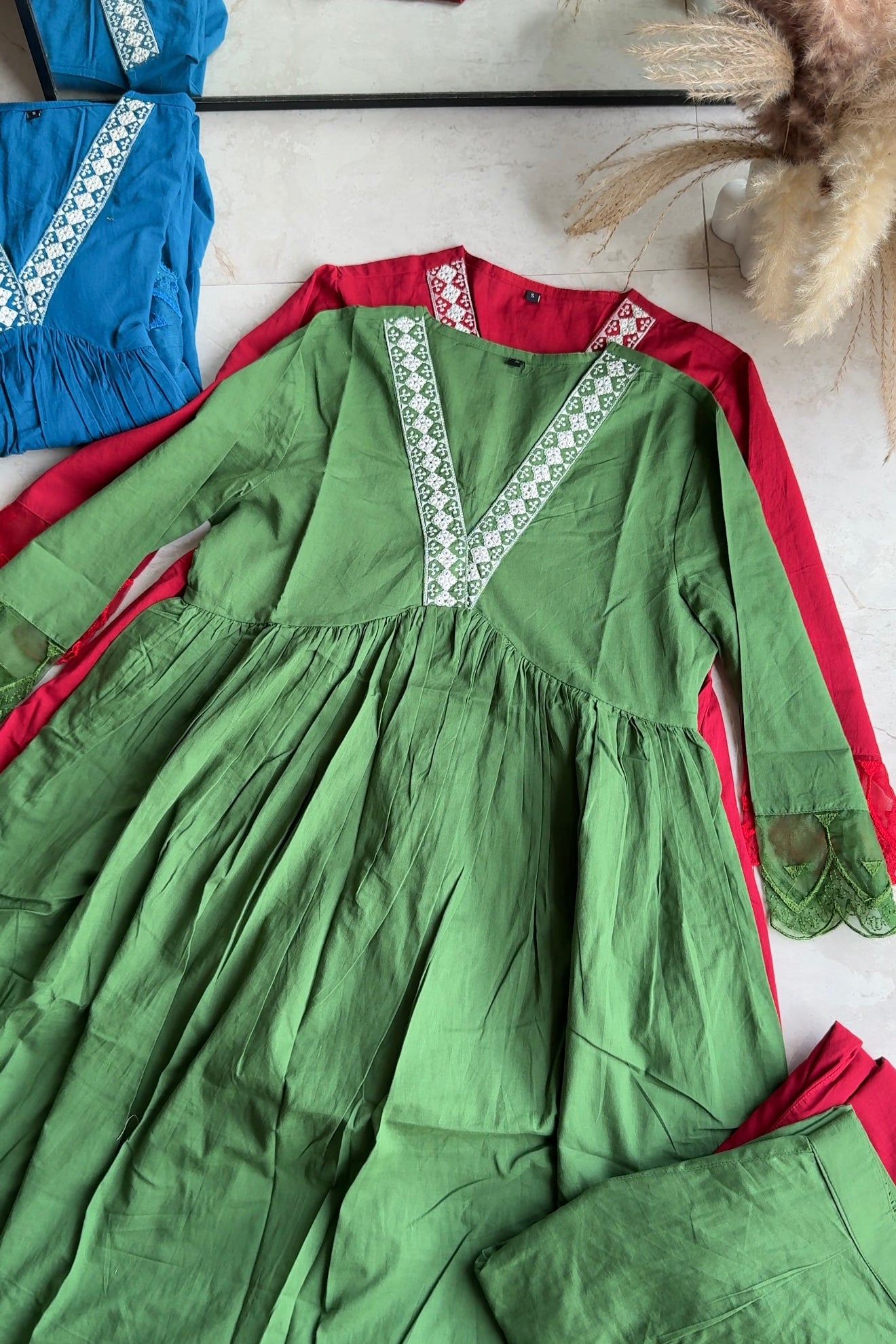 Farheen v neck lace patchwork dress