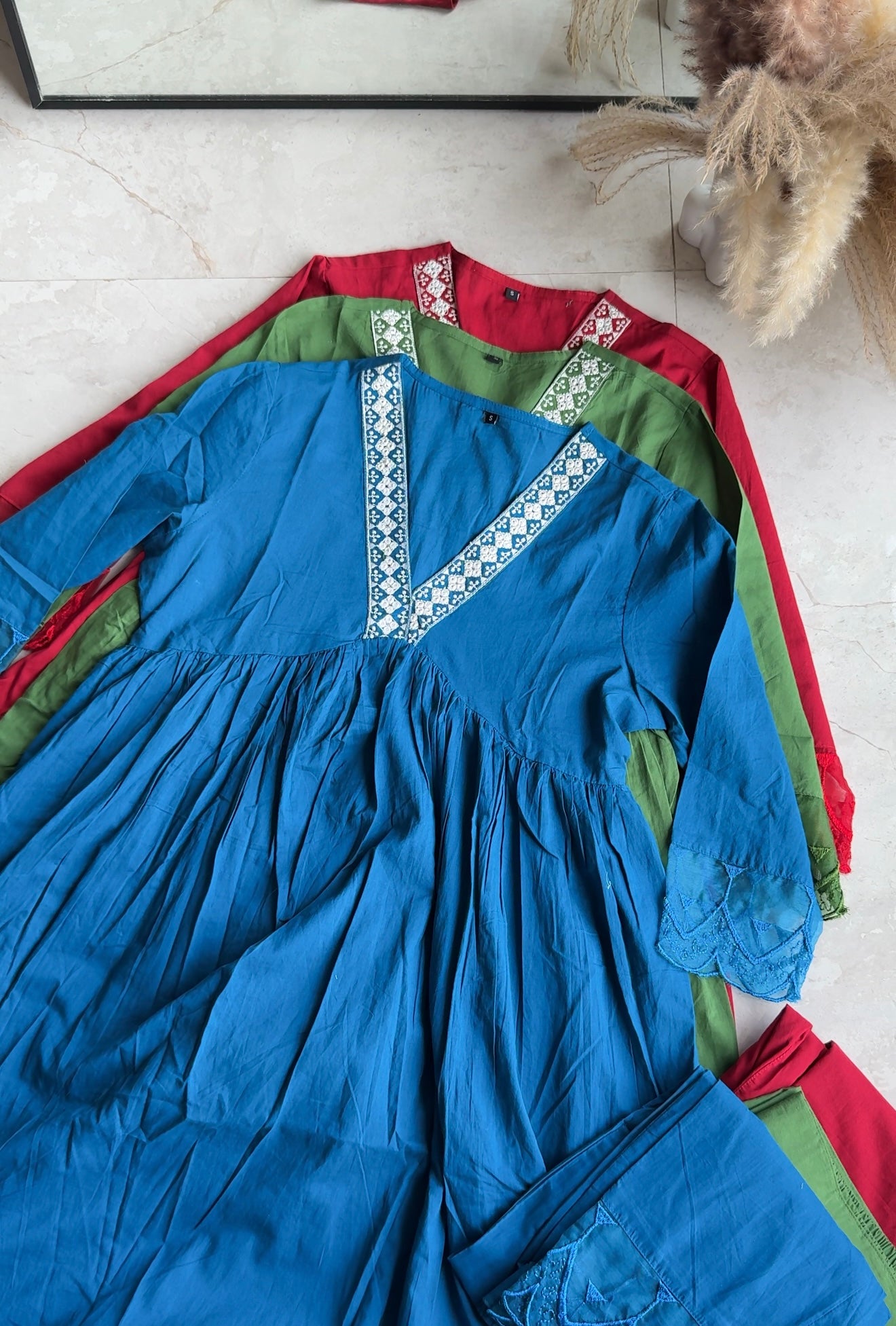 Farheen v neck lace patchwork dress