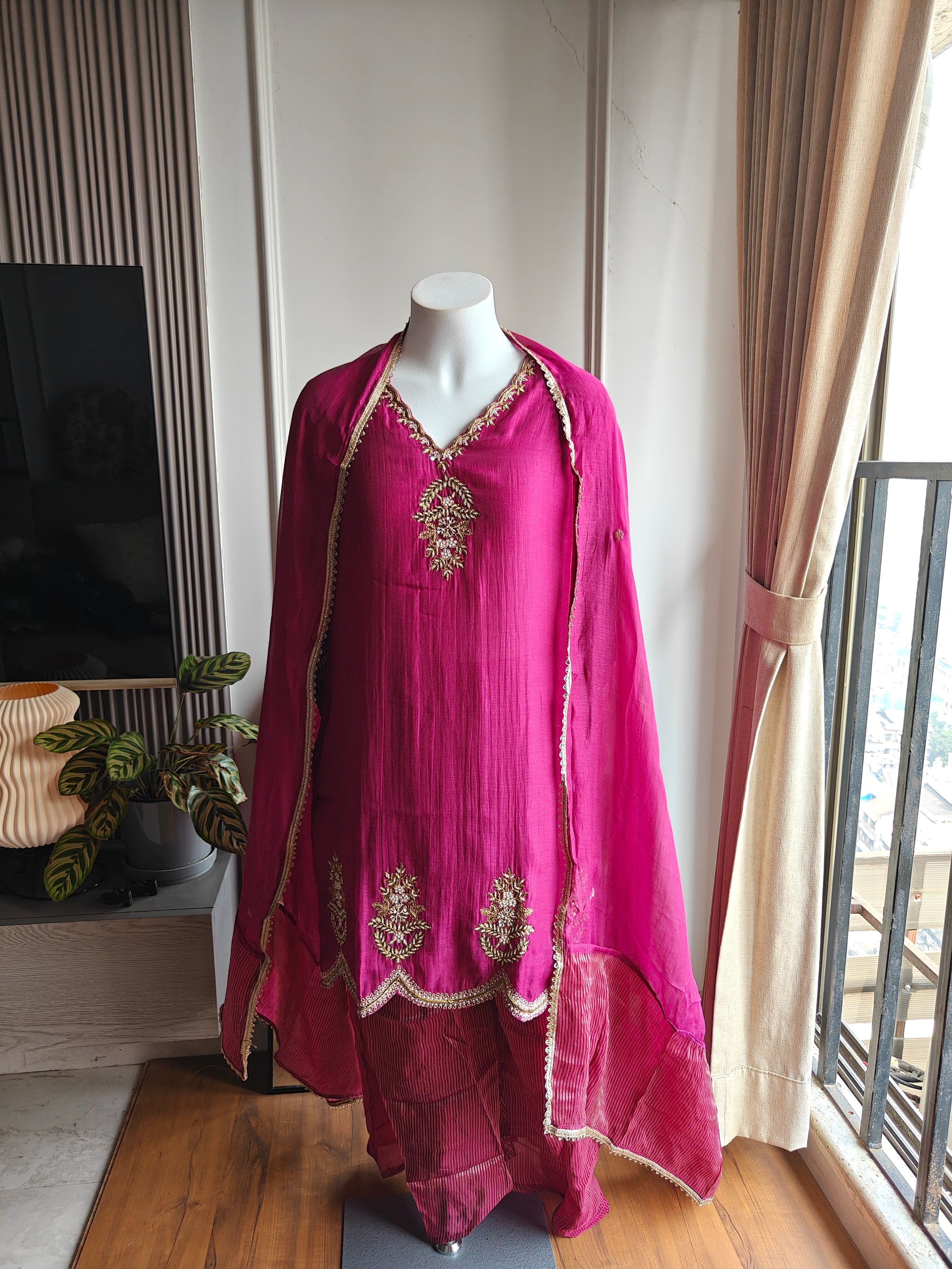 Pavitra Pure mul chanderi short kurta with tissu plazzo hot pink