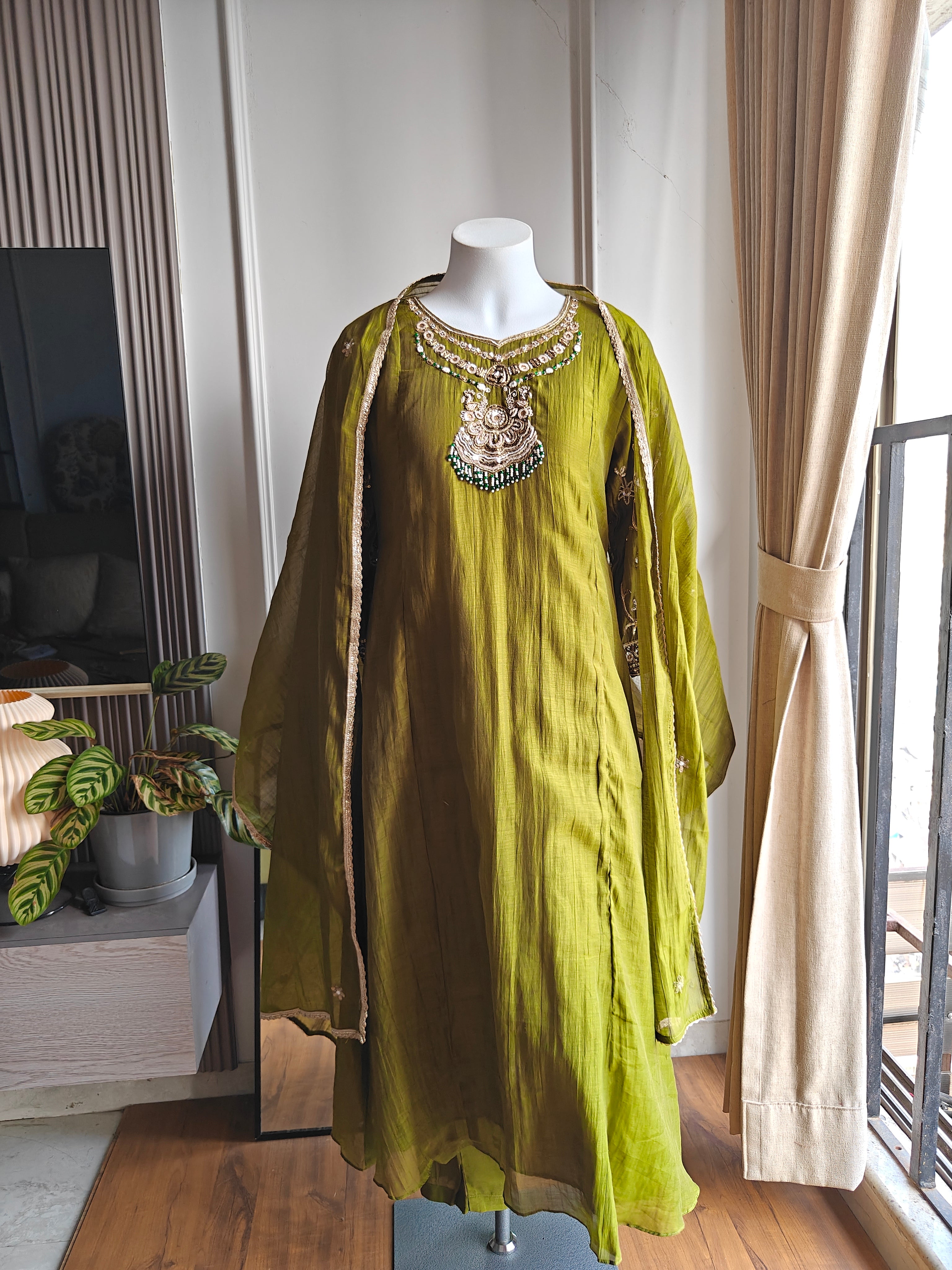 Sima Necklace Handwork Dress- Green